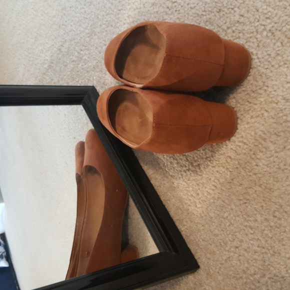 Old Navy Suede Pumps - Picture 2 of 5